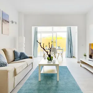 los-cristianos-apartaments-los-angeles.tenerifehoteles.net/